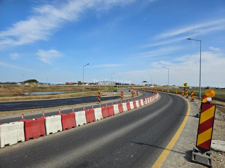 Investiție Strategică: Teren Industrial 7.569 mp cu Front Stradal 78m la A0 - 15