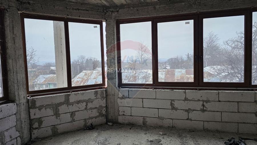 Casă / Vilă cu 12 camere, teren intravilan de 2869mp în Siminicea, SV - 17