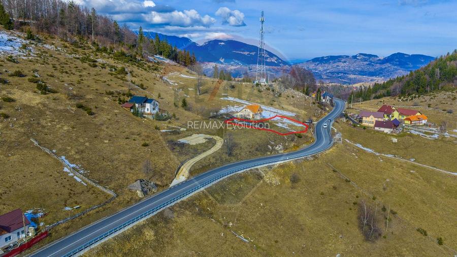 Teren intravilan CU PRIVELISTE DE POVESTE- Fundata- Romania - 4