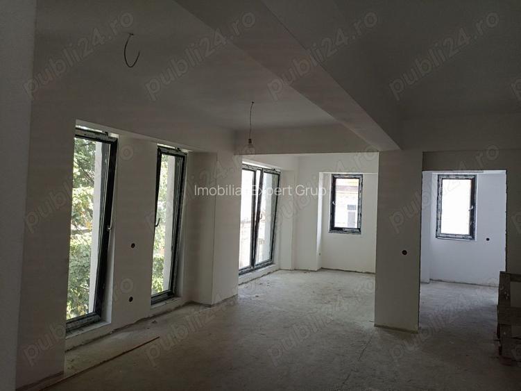 Piata Romana , imobil P+3 - 4