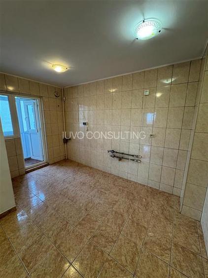 Vanzare Apartament 3 Camere Decomandat Bd.Alexandru Obregia - 3