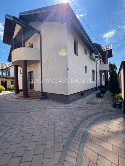 Vila Superba pentru 2 familii /9 Camere /Curte 721 - 2