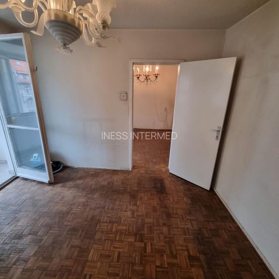 COMISION 0% UNIVERSITATE, AP 4 CAM, BD. N. BALCESCU, IMOBIL STRADAL, AN 1961 - 6