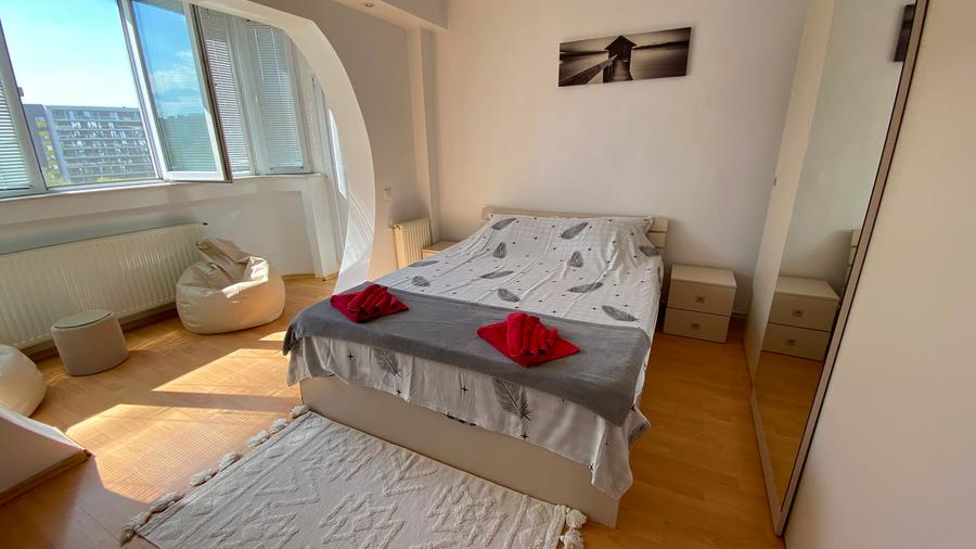 Ap 3 cam decom, spatios si luminos, 82 mp, mobilat modern, zona Sala Sporturilor