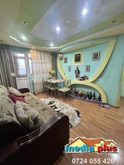 Apartament 4 camere de vânzare, Micro 38, mobilat și utilat, - 2