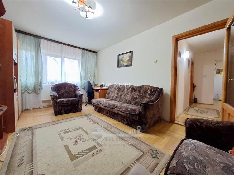 Liber, apartament 3 camere, Nicolina 2, baie cu geam, 60 mp utili - 2