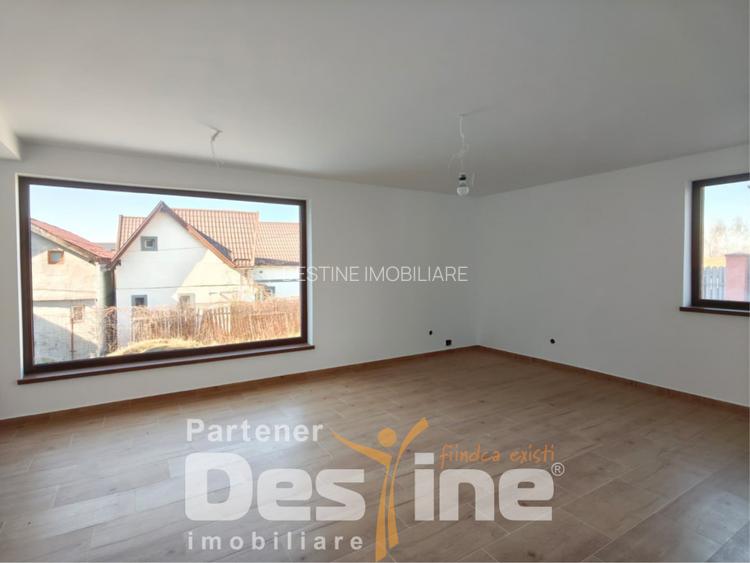 Vila spatioasa de vanzare in Sacele – zona Bunloc, priveliste superba - 3