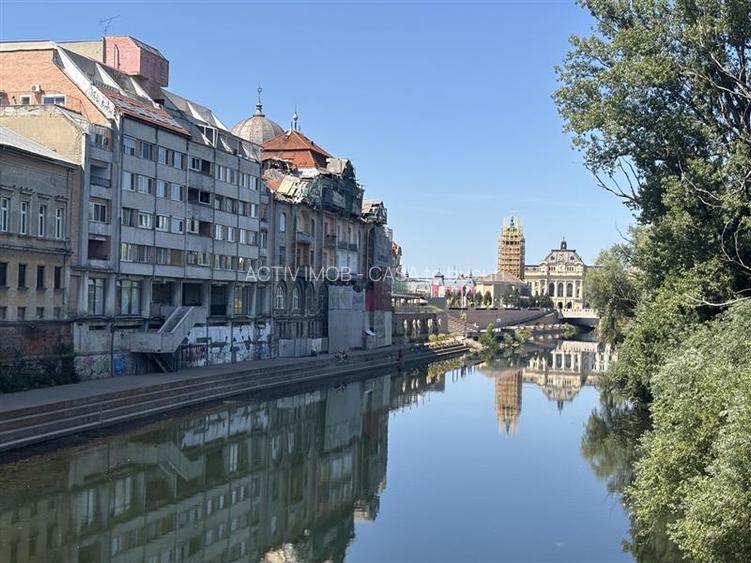 Apartament 129 mp cu vedere spre Crisul Repede si demisol independent in cladire - 17