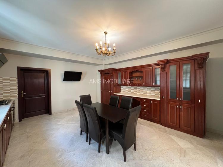 VILA DEOSEBITA / SPATII GENEROASE / CURTE PROPRIE - 3