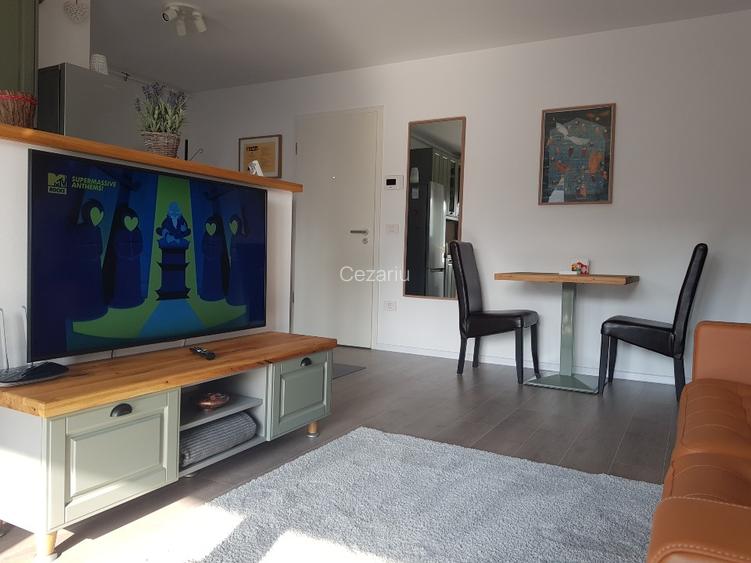 Studio premium pe pietonala Coresi Kasper, mobilat, utilat, parcare si boxa - 7