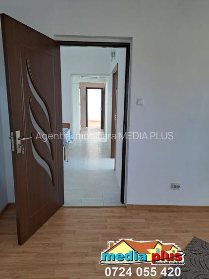 Se vinde un apartament cu 4 camere decomandat, situat în zona Port – Centru, - 4