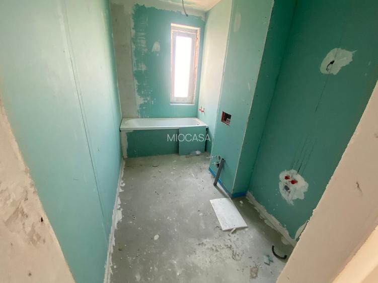 Nou. Etaj intermediar. Spatios - 7