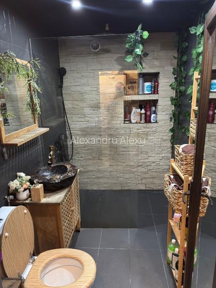 Vând apartament 35mp2 61000€  - 4