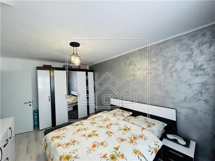 Ap cu 3 camere, 2 balcoane, pod pe toata suprafata - Selimbar