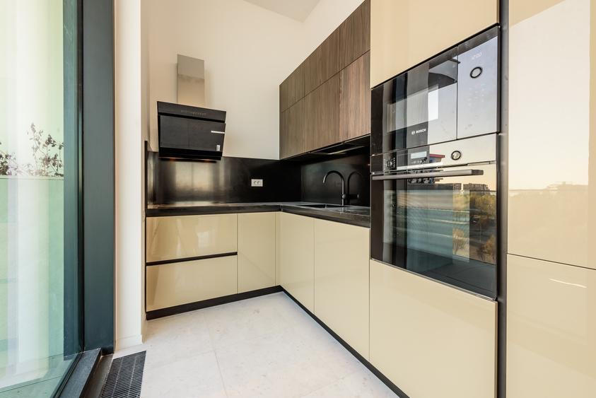 Penthouse cu 4 camere de vanzare în One Mamaia Nord