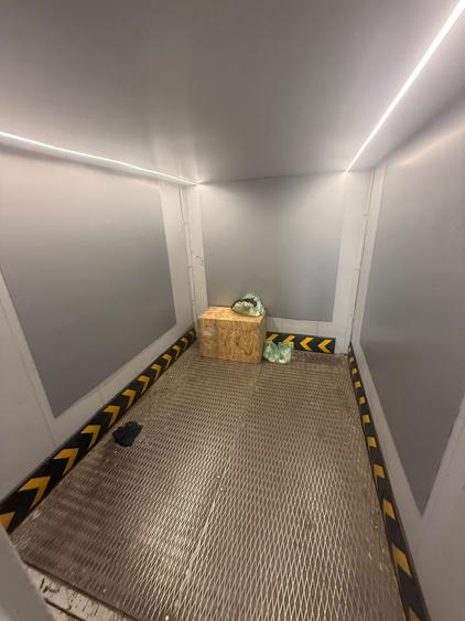Spatiu Industrial 260Mp la etajul 3 cu Lift Marfa