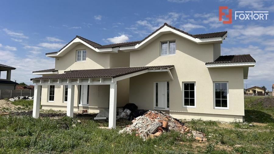 Duplex cu 4 camere si teren de 372 mp - zona Sanandrei