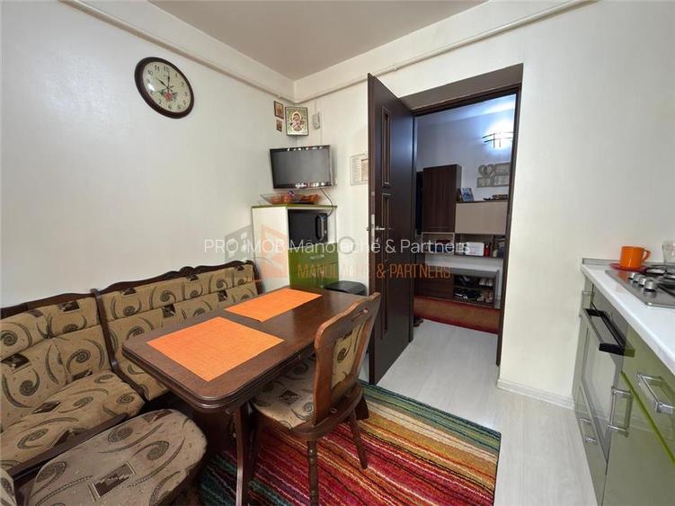 Apartament 3 camere cf 1 semidecomandat zona Micro 3 - 10