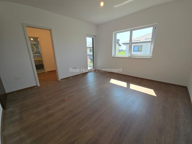 Vila langa lac 5 camere,teren 430 mp,100 m de blv. - 11