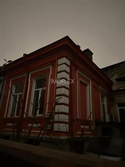 Se oferă spre închiriere casă spațioasă, cu curte , dis - 2