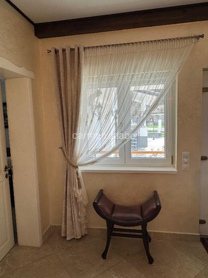 Proprietate super cu  încălzire în pardoseală  cu două case pe curte mare cu 270 - 11