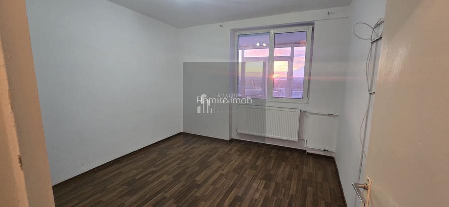 Apartament 3 camere  GIURGIULUI 72 mp DE RENOVAT - 2