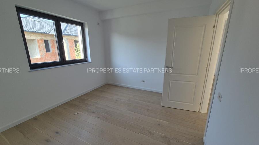 Vila de vanzare in Tunari - 17