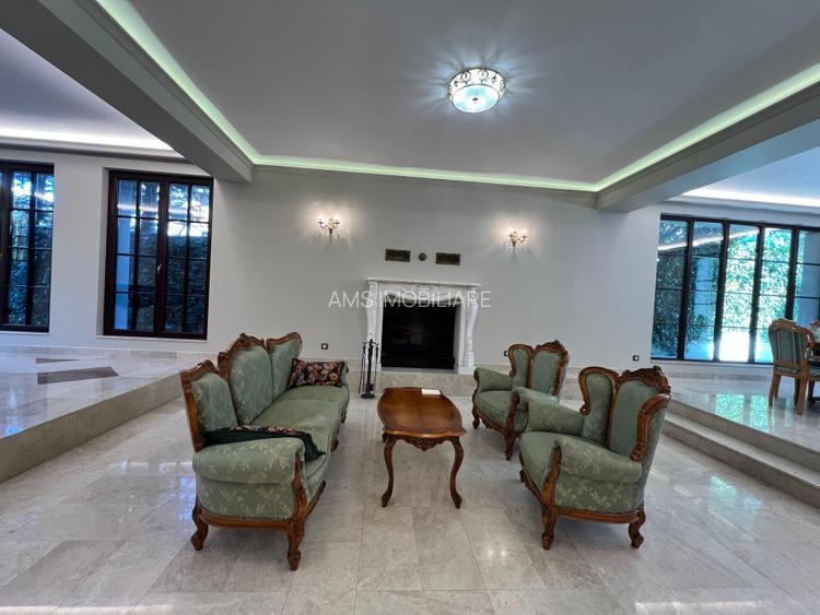 VILA DEOSEBITA / SPATII GENEROASE / CURTE PROPRIE - 2