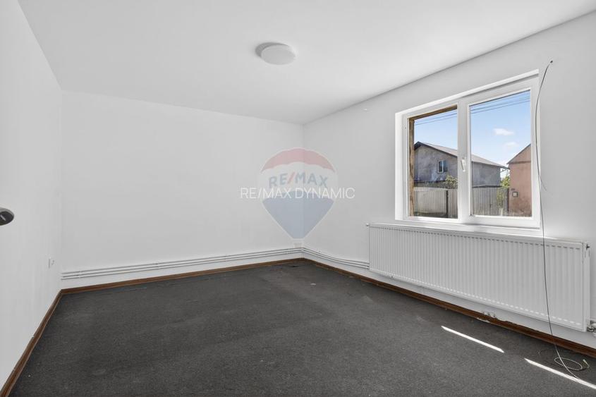 Apartament spațios la casă, renovat, ultracentral Pecica - 10