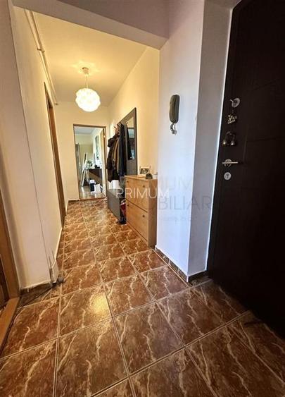 SIMION BARNUTIU - 3 cam - 2 bai - centrala proprie - ETAJ 2 - GARAJ SUB BLOC+BOX - 8