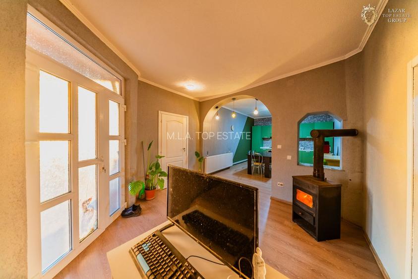 Casa de vanzare 7 camere Santana - 8