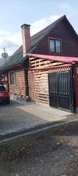 De vanzare cabana la Lunca Bradului
