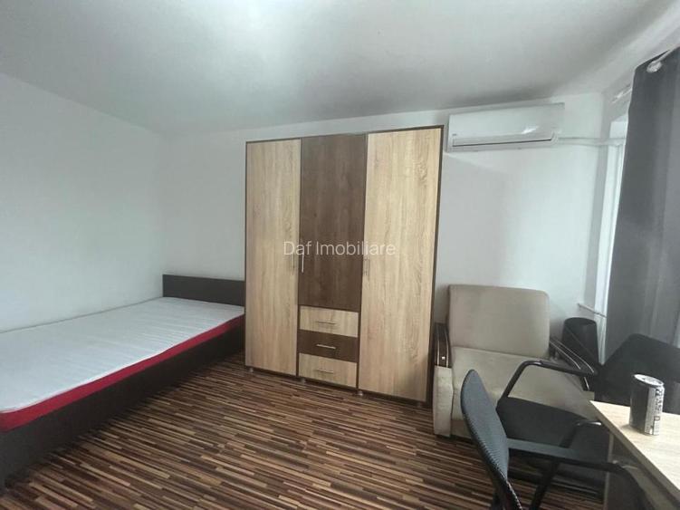 52500euro -Garsoniera langa metrou Gorjului-bloc mix - 2