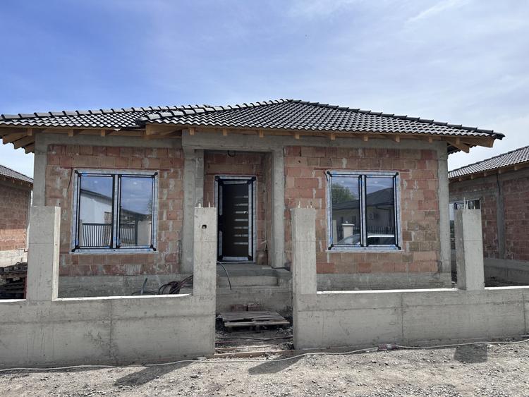 Casa cu 4 camere finisata la cheie de vanzare Alba Iulia cu toate utilitatiile