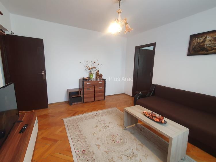 De inchiriat Apartament cu 2 camere in zona centrala - 4