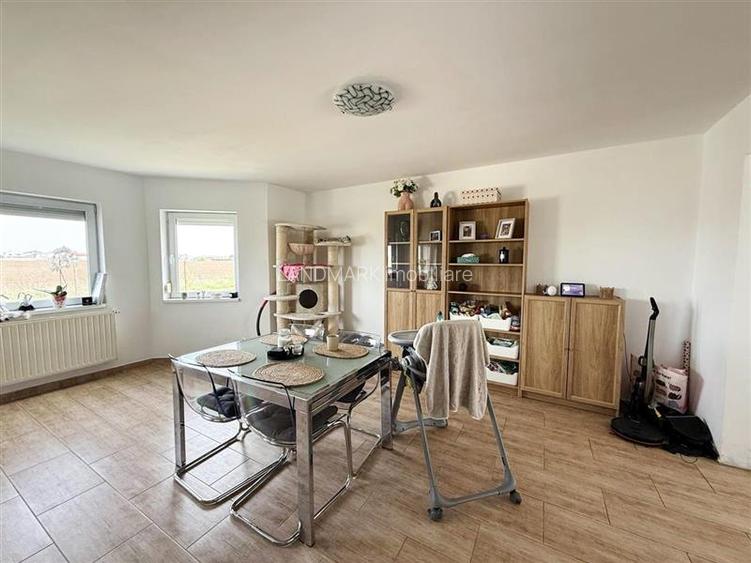 CASA individuala cu garaj, 5 camere, 3 bai Dumbravita zona lac Macilor - 3