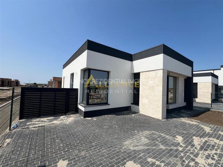 Casa Individuala - 3 camere -2 bai - 2