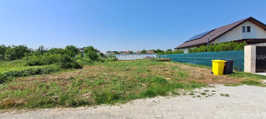 DOMNESTI - GHIOCEILOR, TEREN 590 mp, utilitati la teren, acces STB - 2