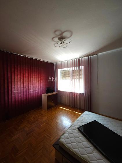Proprietar închiriez la casa apartament cu trei camere pentru locuit/birouri  - 9