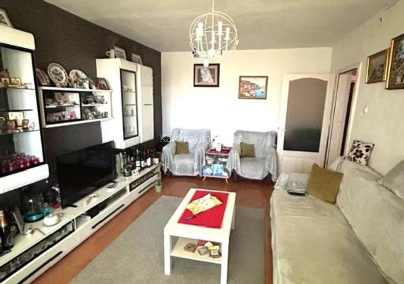 Apartament 2 camere decomandat etaj 3  Aurel Vlaicu - 4