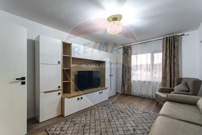 DE INCHIRIAT ap 3 camere- zona Cerna/ Tractorul! - 4