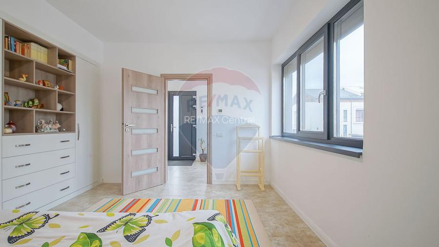 Casă premium cu 270 mp utili, 7 camere ,curte generoasă în Bartolomeu - 14