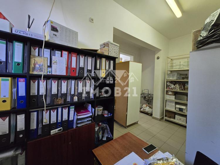 VANZARE SPATIU COMERCIAL PARTER  ZONA 9 MAI - 8