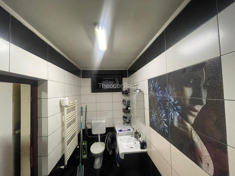 Casa in centru , curte comuna ! - 11