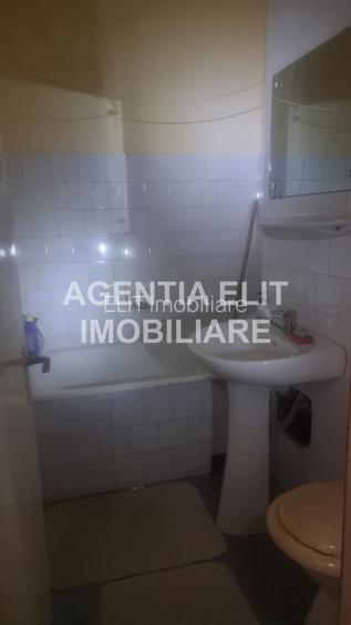 Garsoniera, zona Capat 1, etaj 1 - 5