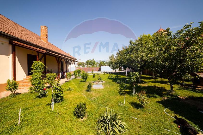 Casă cu 3 apartamente, piscină și 1000 mp teren, vânzare/schimb Turnu - 3