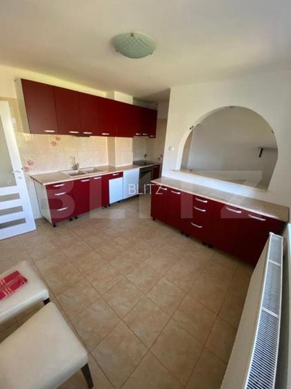 Casa spatioasa cu 4 camere, Nufarul, 240mp - 3