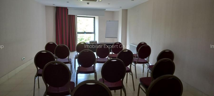 Hotel  4 stele   78 camere Piata Unirii - 5