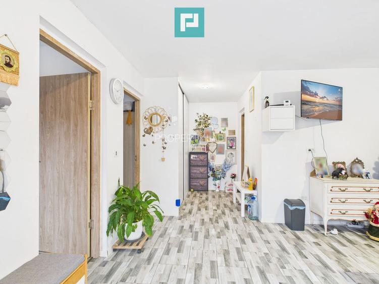 Două case pe un teren generos în Ghiroda - 4