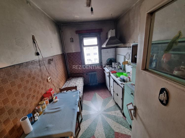 Clinica Luxor- 9 Mai- Ultracentral-3 camere/etaj 3, necesită renovare - 8